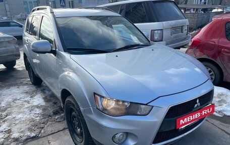 Mitsubishi Outlander III рестайлинг 3, 2012 год, 980 000 рублей, 2 фотография