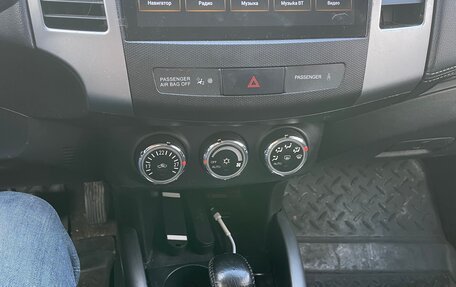 Mitsubishi Outlander III рестайлинг 3, 2012 год, 980 000 рублей, 7 фотография