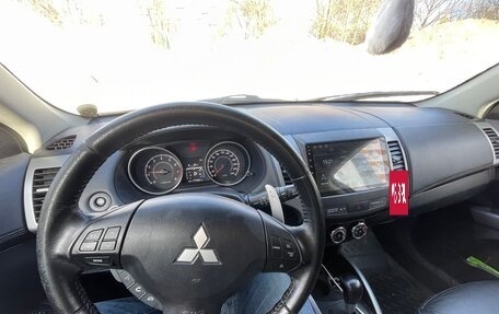 Mitsubishi Outlander III рестайлинг 3, 2012 год, 980 000 рублей, 8 фотография