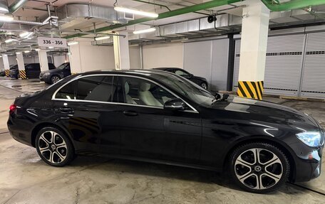 Mercedes-Benz E-Класс, 2022 год, 6 000 000 рублей, 5 фотография