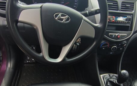 Hyundai Solaris II рестайлинг, 2011 год, 600 000 рублей, 10 фотография