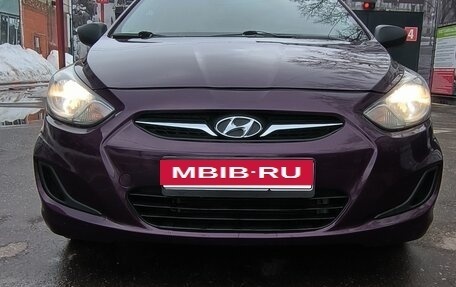 Hyundai Solaris II рестайлинг, 2011 год, 600 000 рублей, 2 фотография