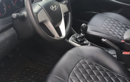 Hyundai Solaris II рестайлинг, 2011 год, 600 000 рублей, 11 фотография