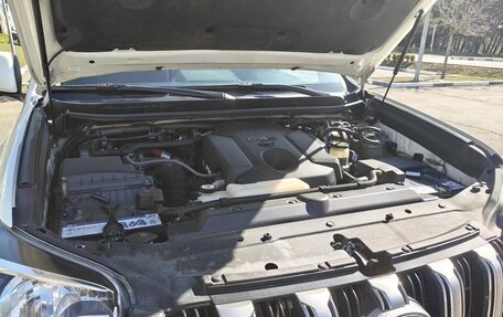 Toyota Land Cruiser Prado 150 рестайлинг 2, 2017 год, 4 300 000 рублей, 6 фотография