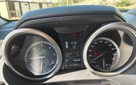 Toyota Land Cruiser Prado 150 рестайлинг 2, 2017 год, 4 300 000 рублей, 8 фотография