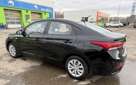 Hyundai Solaris II рестайлинг, 2017 год, 1 400 000 рублей, 3 фотография