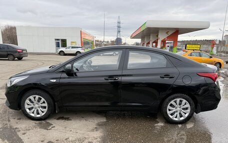 Hyundai Solaris II рестайлинг, 2017 год, 1 400 000 рублей, 2 фотография