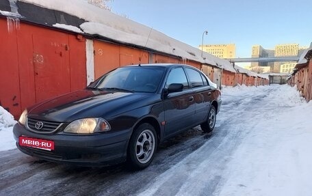 Toyota Avensis III рестайлинг, 2002 год, 290 000 рублей, 2 фотография