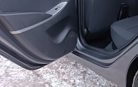 Hyundai Solaris II рестайлинг, 2011 год, 650 000 рублей, 9 фотография