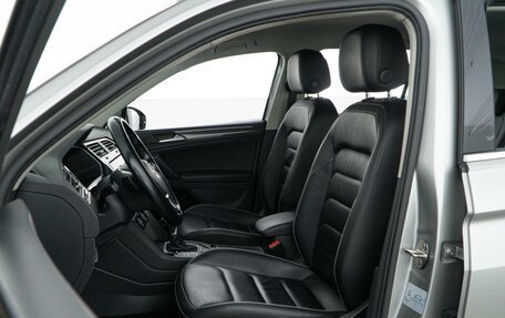 Volkswagen Tiguan II, 2018 год, 2 613 040 рублей, 10 фотография