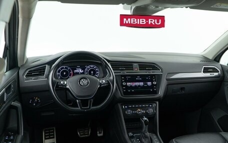 Volkswagen Tiguan II, 2018 год, 2 613 040 рублей, 6 фотография