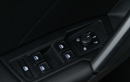 Volkswagen Tiguan II, 2018 год, 2 613 040 рублей, 18 фотография