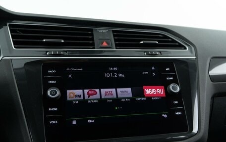 Volkswagen Tiguan II, 2018 год, 2 613 040 рублей, 21 фотография