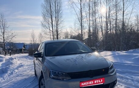 Volkswagen Jetta VI, 2014 год, 670 000 рублей, 8 фотография