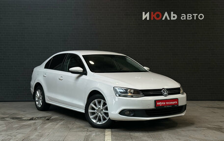 Volkswagen Jetta VI, 2013 год, 1 070 000 рублей, 3 фотография