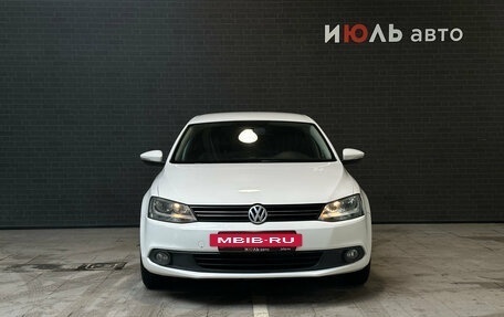Volkswagen Jetta VI, 2013 год, 1 070 000 рублей, 2 фотография