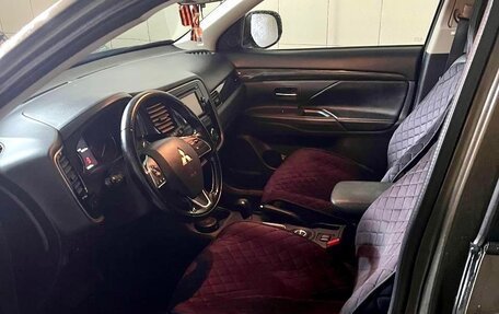 Mitsubishi Outlander III рестайлинг 3, 2015 год, 1 600 000 рублей, 6 фотография