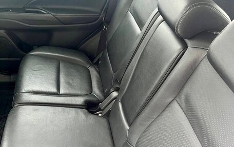 Mitsubishi Outlander III рестайлинг 3, 2015 год, 1 600 000 рублей, 8 фотография