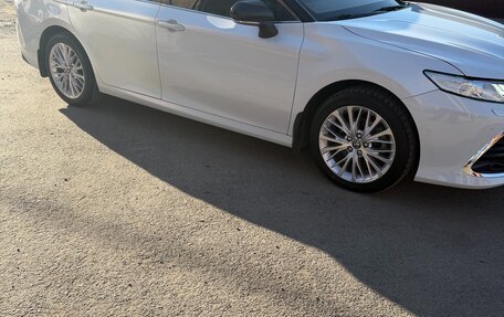 Toyota Camry, 2018 год, 2 500 000 рублей, 5 фотография