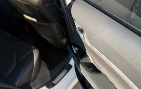 Toyota Camry, 2018 год, 2 500 000 рублей, 17 фотография