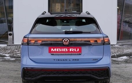 Volkswagen Tiguan II, 2024 год, 4 650 000 рублей, 5 фотография