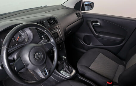 Volkswagen Polo VI (EU Market), 2013 год, 949 000 рублей, 9 фотография