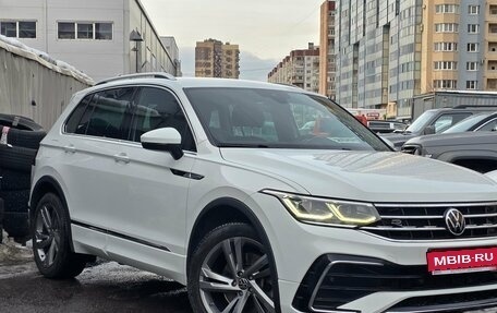 Volkswagen Tiguan II, 2021 год, 3 599 000 рублей, 1 фотография