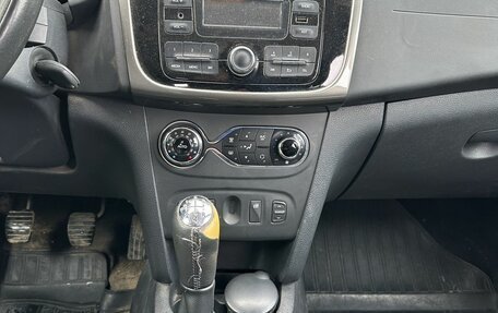 Renault Sandero II рестайлинг, 2015 год, 980 000 рублей, 11 фотография