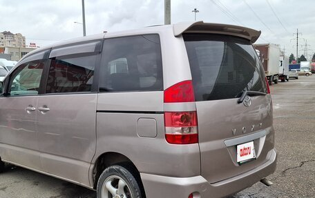 Toyota Voxy II, 2002 год, 690 000 рублей, 5 фотография