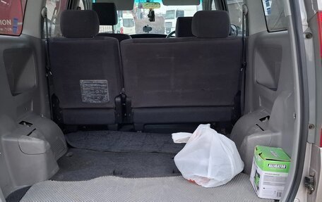 Toyota Voxy II, 2002 год, 690 000 рублей, 8 фотография