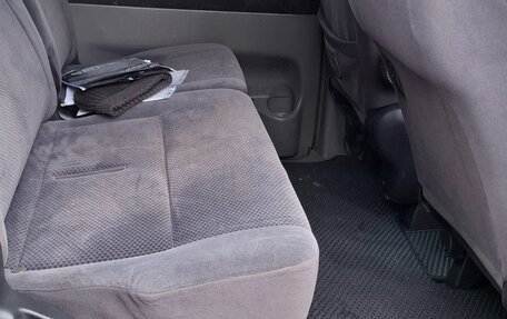 Toyota Voxy II, 2002 год, 690 000 рублей, 9 фотография