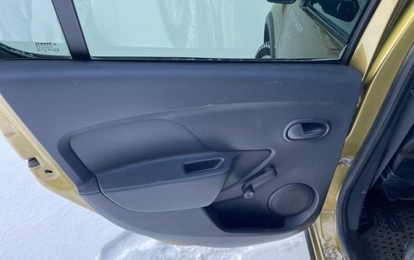 Renault Sandero II рестайлинг, 2016 год, 1 200 000 рублей, 22 фотография