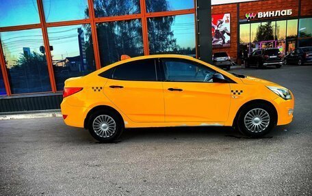 Hyundai Solaris II рестайлинг, 2014 год, 425 000 рублей, 2 фотография