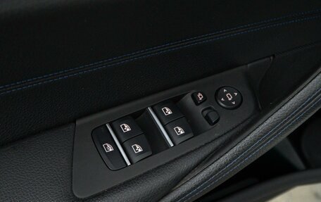 BMW 5 серия, 2018 год, 3 997 077 рублей, 14 фотография