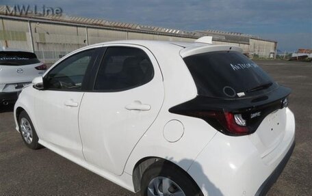 Toyota Yaris, 2021 год, 870 000 рублей, 8 фотография