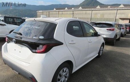 Toyota Yaris, 2021 год, 870 000 рублей, 7 фотография