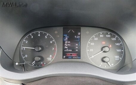 Toyota Yaris, 2021 год, 870 000 рублей, 15 фотография