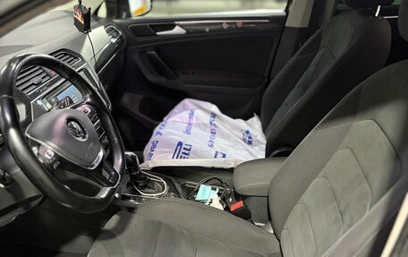 Volkswagen Tiguan II, 2017 год, 1 900 000 рублей, 12 фотография