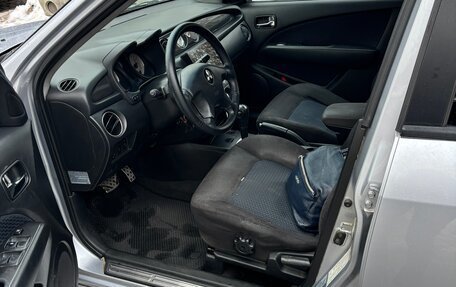 Mitsubishi Outlander III рестайлинг 3, 2006 год, 650 000 рублей, 11 фотография