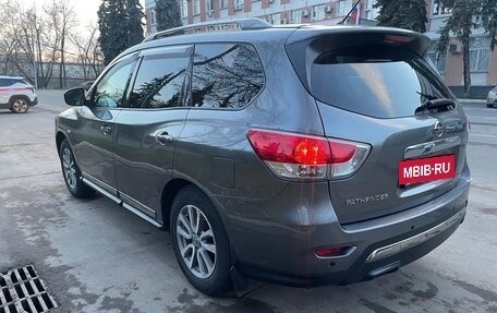 Nissan Pathfinder, 2016 год, 2 220 000 рублей, 3 фотография