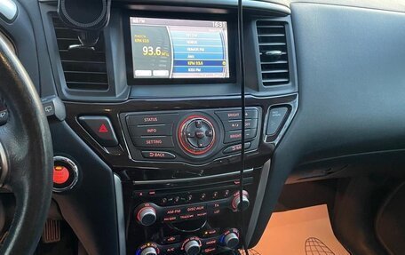 Nissan Pathfinder, 2016 год, 2 220 000 рублей, 18 фотография