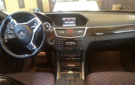 Mercedes-Benz E-Класс, 2012 год, 1 500 000 рублей, 3 фотография