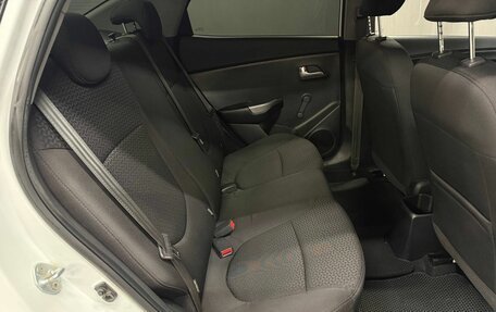 KIA Rio III рестайлинг, 2017 год, 999 999 рублей, 17 фотография