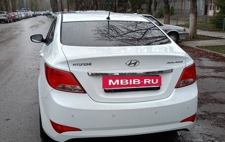 Hyundai Solaris II рестайлинг, 2015 год, 1 130 000 рублей, 2 фотография