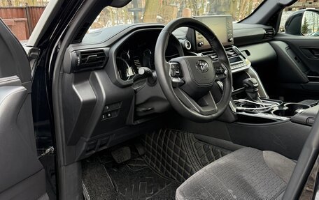 Toyota Land Cruiser, 2023 год, 11 000 000 рублей, 5 фотография