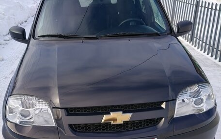 Chevrolet Niva I рестайлинг, 2017 год, 765 000 рублей, 3 фотография