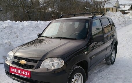 Chevrolet Niva I рестайлинг, 2017 год, 765 000 рублей, 2 фотография
