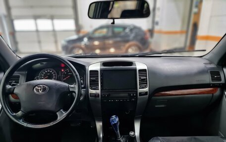 Toyota Land Cruiser Prado 120 рестайлинг, 2005 год, 1 499 000 рублей, 2 фотография