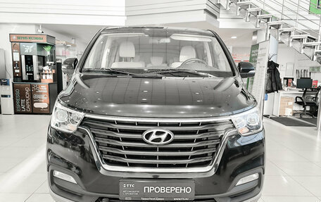 Hyundai H-1 II рестайлинг, 2019 год, 2 995 000 рублей, 2 фотография