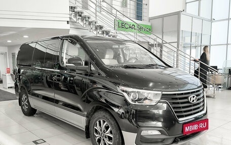 Hyundai H-1 II рестайлинг, 2019 год, 2 995 000 рублей, 3 фотография